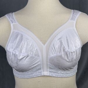 Playtex 40C Bra Wire Free Wide Comfort Straps White 4693 Back Closure Unlined